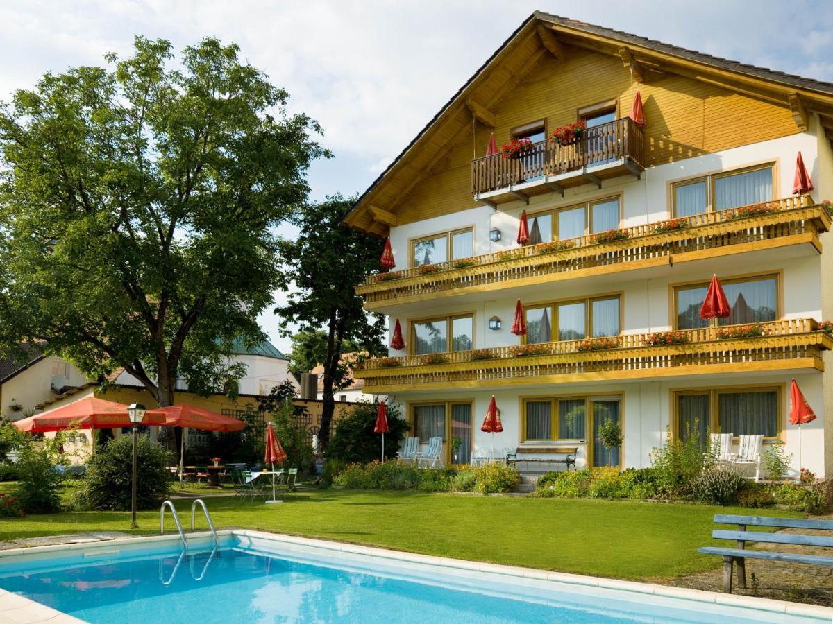 Landgasthof Moser & Restaurant Bootshaus Windorf  ภายนอก รูปภาพ
