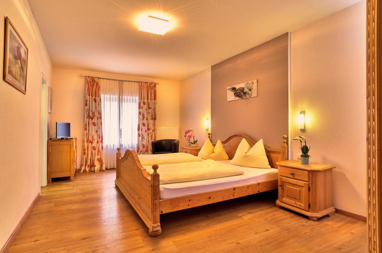 Landgasthof Moser & Restaurant Bootshaus Windorf  ภายนอก รูปภาพ