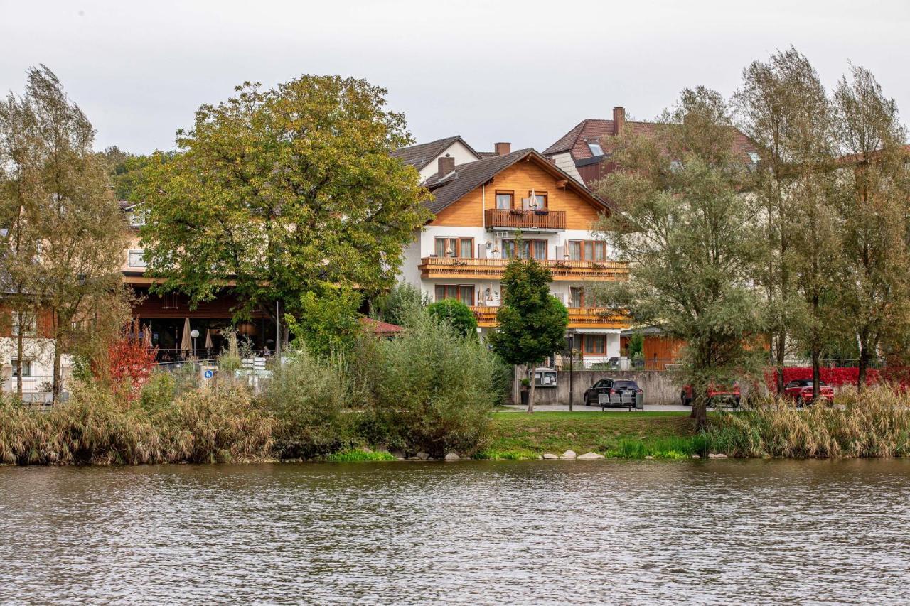 Landgasthof Moser & Restaurant Bootshaus Windorf  ภายนอก รูปภาพ