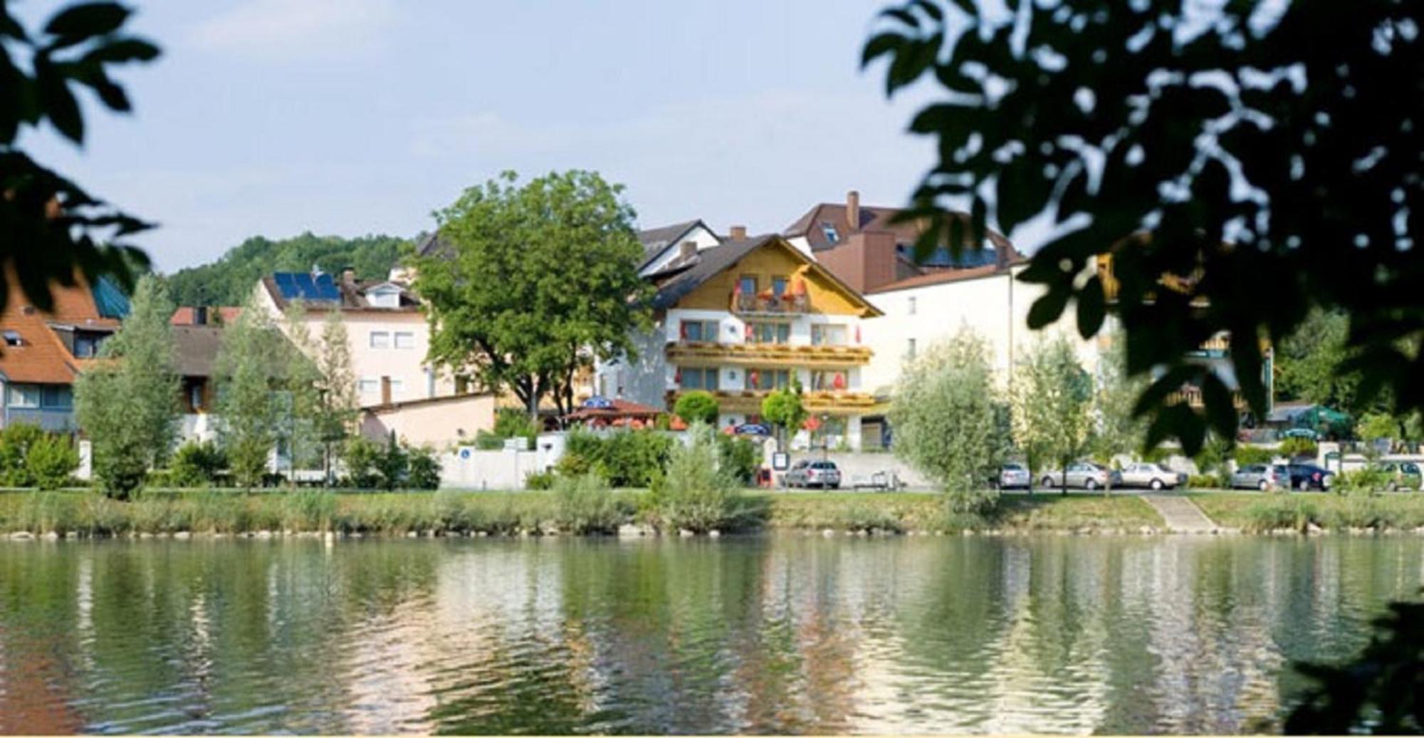 Landgasthof Moser & Restaurant Bootshaus Windorf  ภายนอก รูปภาพ